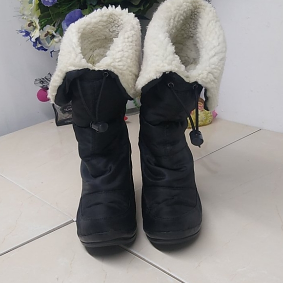 Moda In Pelle Black Fuzzy Winter Heeled Boots - Picture 2 of 8